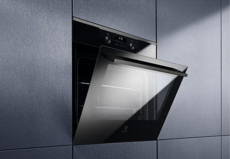 Piekarnik parowy ELECTROLUX 500 SurroundCook with SteamBake pyroliza KODDP77H