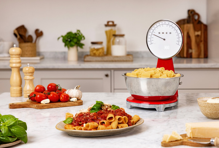 Waga kuchenna, czerwony KSF01RDWW - SMEG