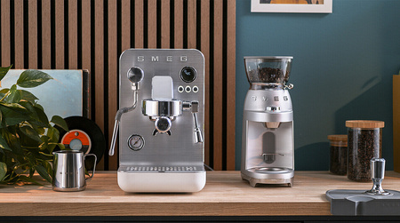 Ekspres do kawy, kolbowy EMC02WHMEU - Smeg