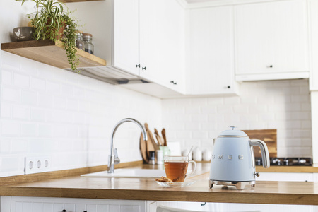 Czajnik mini, pastelowy błękit KLF05PBEU - Smeg