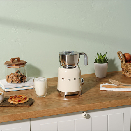 Spieniacz do mleka, kremowy MFF11CREU - Smeg