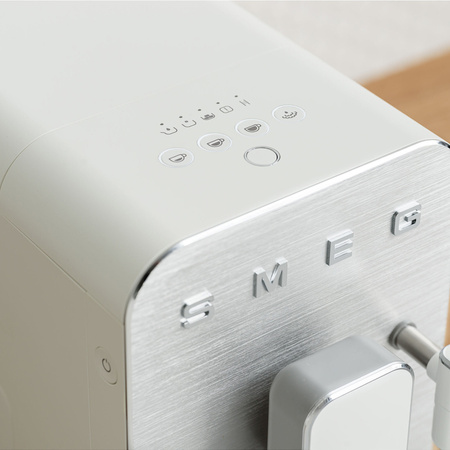 Automatyczny ekspres do kawy BCC12WHMEU - Smeg