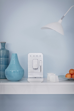 Automatyczny ekspres do kawy BCC12WHMEU - Smeg