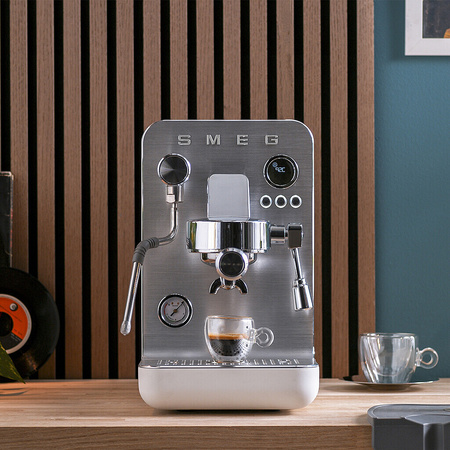 Ekspres do kawy, kolbowy EMC02WHMEU - Smeg