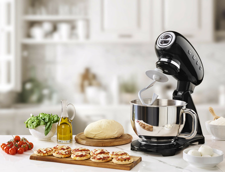 Mikser, jednolity kolor, czarny SMF03BLEU - Smeg