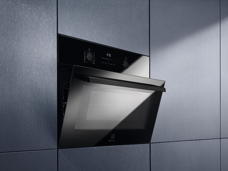 Kompaktowa mikrofala do zabudowy ELECTROLUX 500 Microwave LVM6E46Z