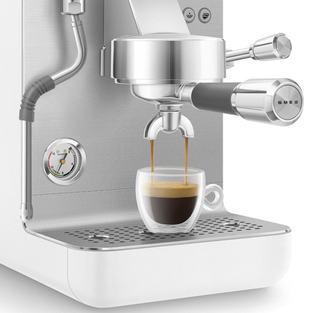 Ekspres do kawy, kolbowy EMC02WHMEU - Smeg