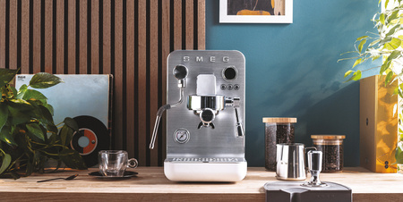 Ekspres do kawy, kolbowy EMC02WHMEU - Smeg
