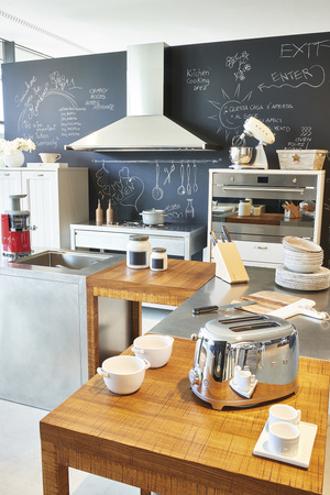 Mikser, kremowy SMF02CREU - Smeg