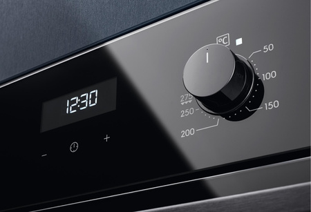 Piekarnik parowy ELECTROLUX SteamBake 600 kataliza KODEC75Z2