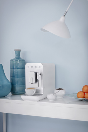 Automatyczny ekspres do kawy BCC12WHMEU - Smeg