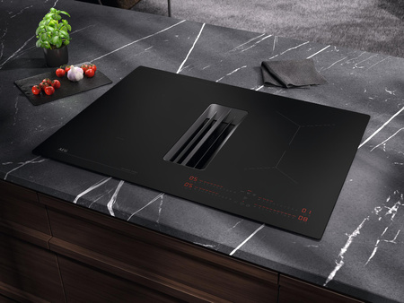 Płyta indukcyjna z okapem AEG NCH74B01CB Bridge eXtractor