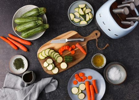 Blok z zestawem 6 noży z niemieckiej stali nierdzewnej KBSF02PB - Smeg