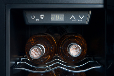 Lodówka na wina BERG BRGWA12 CZARNE SZKŁO