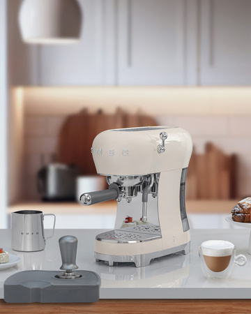 Ekspres do kawy ECF02CREU - Smeg