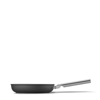 Patelnia o średnicy 20cm czarna SMEG FPF2002BLM