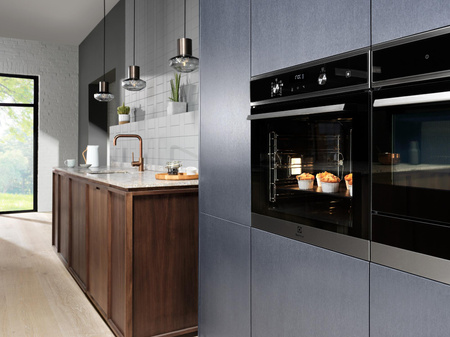 Piekarnik parowy SteamBake ELECTROLUX 600 kataliza EOD6F77WZ