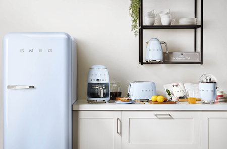 Lodówka chłodziarko zamrażarka SMEG Retro pastelowy błękit FAB28RPB6