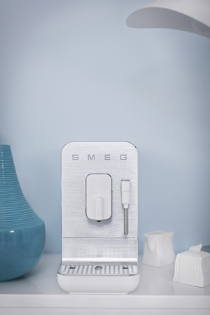Automatyczny ekspres do kawy BCC12WHMEU - Smeg