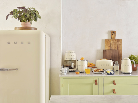 Ekspres przelewowy, kremowy DCF02CREU - Smeg