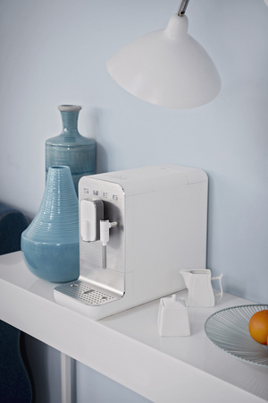 Automatyczny ekspres do kawy BCC12WHMEU - Smeg
