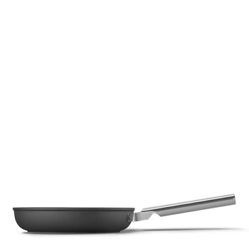 Patelnia o średnicy 24cm czarna SMEG FPF2402BLM